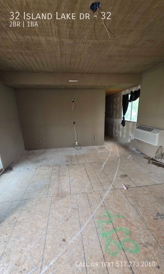 Building Photo - 32 Island Lake Dr