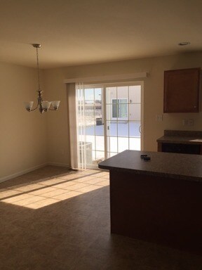 Building Photo - 3935 Birchwood Cir