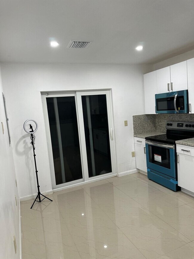 Foto del edificio - 6100 SW 35th St