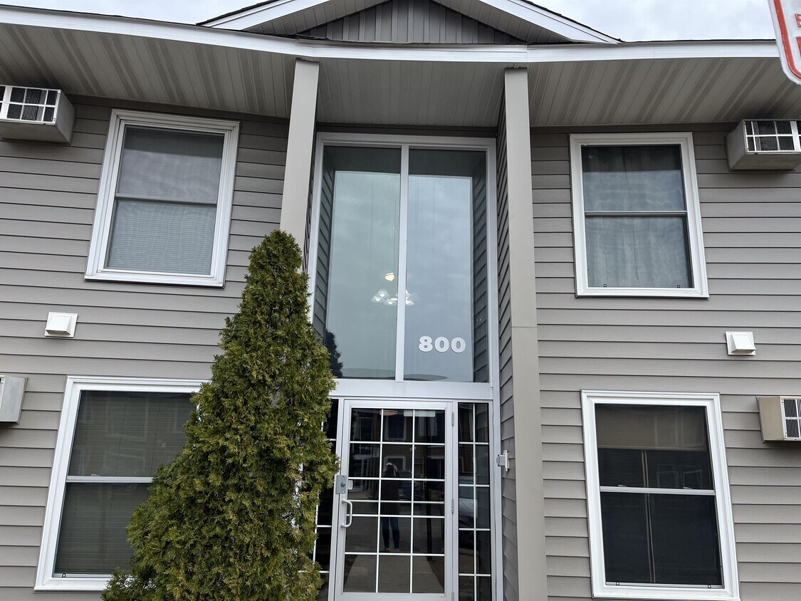 Foto principal - 800 6th St S