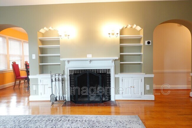 Foto del edificio - 800 Maplewood Ave