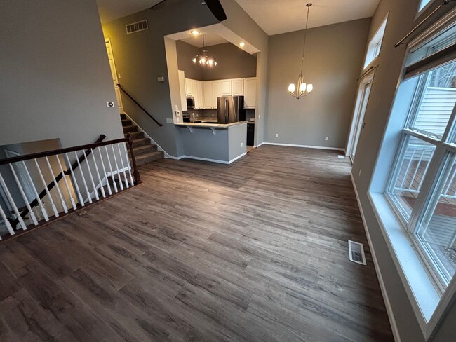 Foto del edificio - Gorgeous Woodbury Townhome Near Eagle Valley