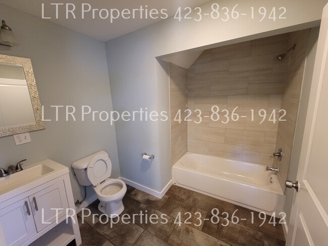 Photo - Flynn st (1203 Apartments