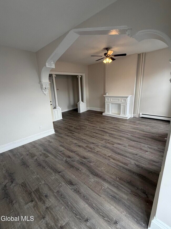 Foto del edificio - 365 Madison Ave