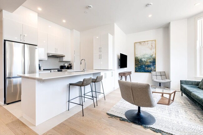 Photo du bâtiment - 4500 Rue Hutchison