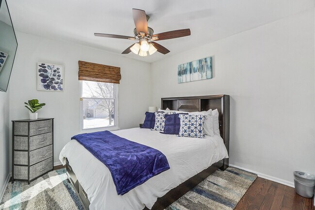 Building Photo - 1201 Easton Dr