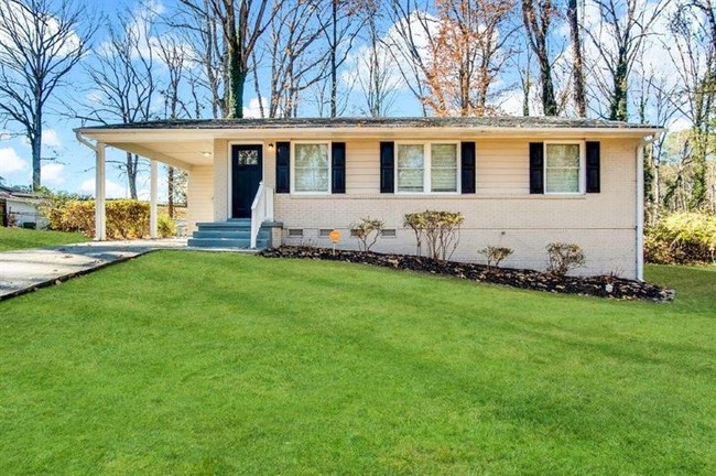 Building Photo - 2329 Meadowlane Dr SW