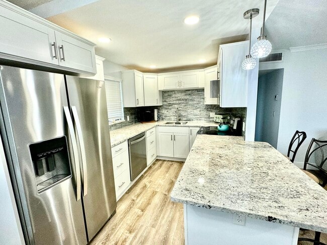 Building Photo - 177 Brittany Terrace