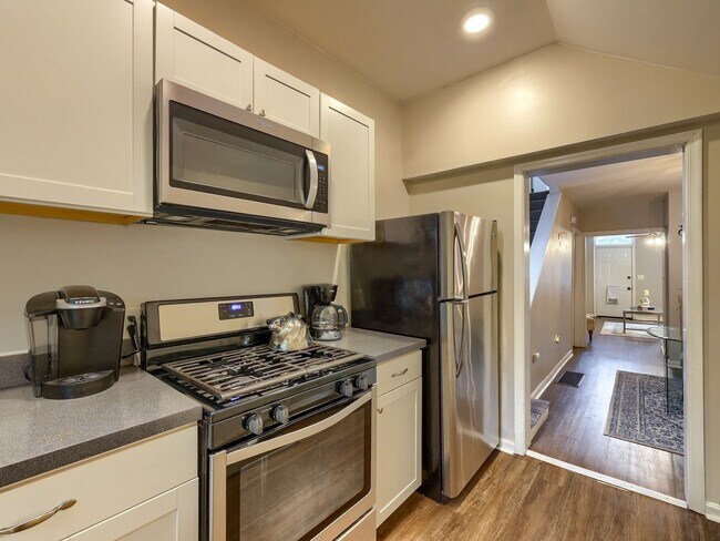 Foto del edificio - Quaint Home in Heart of Midtown