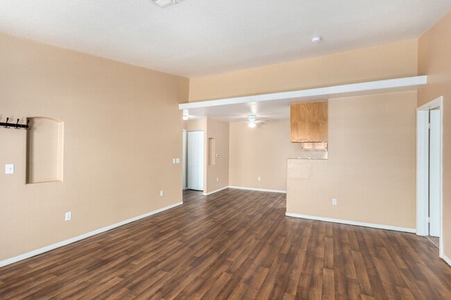 Building Photo - CHARMING 2 BED 2 BATH CONDO NEAR NELLIS AI...
