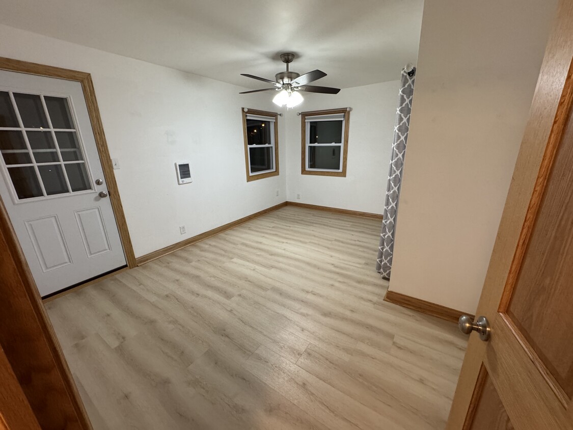 Primary Photo - 3078 S Kinnickinnic Ave