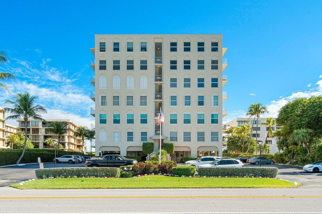 Primary Photo - 3230 S Ocean Blvd