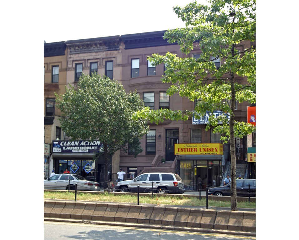 Building Photo - 3474 Broadway