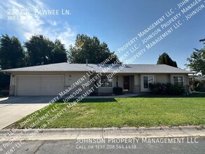 Building Photo - 2367 N Pawnee Ln