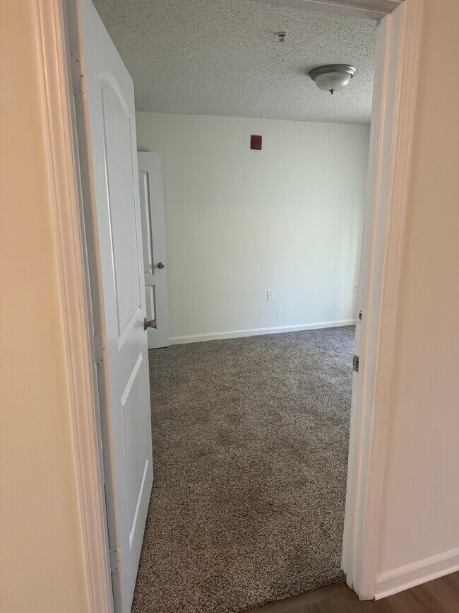 Dormitorio a la izquierda - 3000 S Adams St