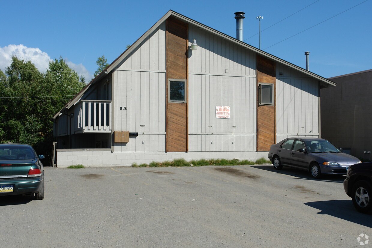 Building Photo - 8101-8131 Briarwood St