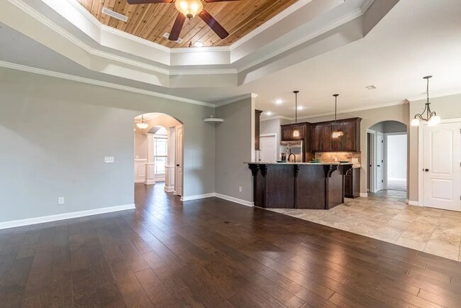 Foto del edificio - Available March!