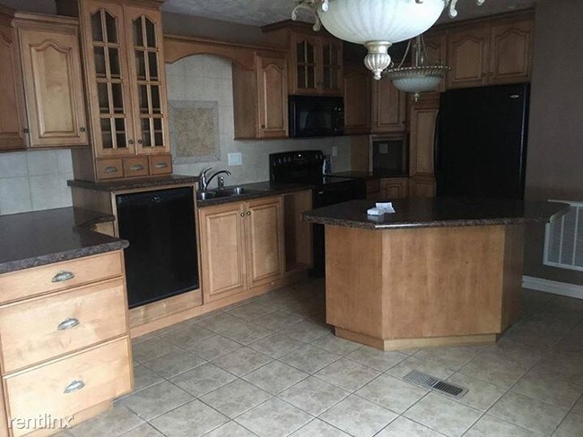 Building Photo - 2 br, 1 bath House - 775 S 1250 W side B