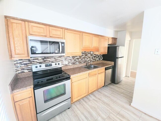 Building Photo - 2152 Kimball Cir