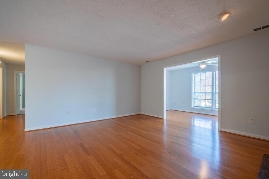 Foto principal - 10076 Oakton Terrace Rd