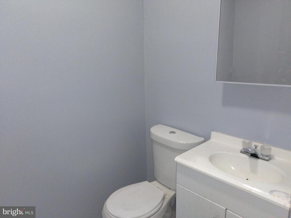 Primary Photo - 1021 N Pine St
