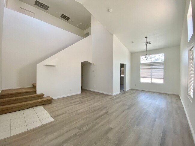 Foto del edificio - Nice two-story single family house with 3 bedrooms and 2 baths