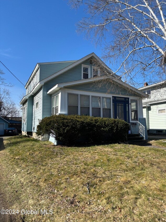 Primary Photo - 4 Maple Ave