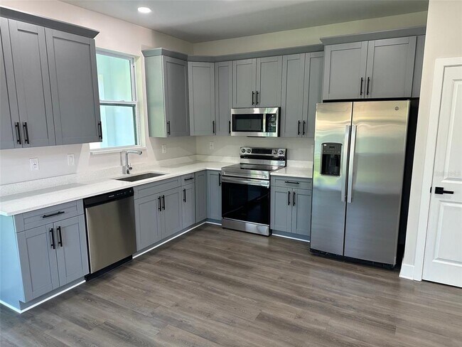 Foto del edificio - 4105 N Thatcher Ave