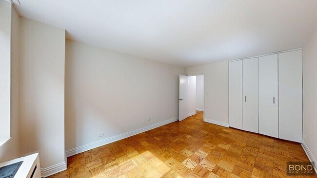Foto del edificio - 400 E 71st St