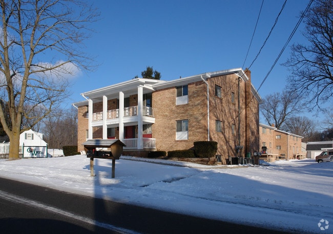 Building Photo - Creekwood Apartments