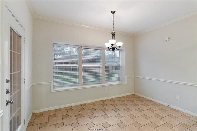 Foto del edificio - 4709 Shoal Creek Dr