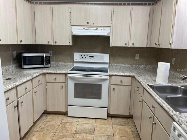 Foto del edificio - 825 Mary Frank Ct