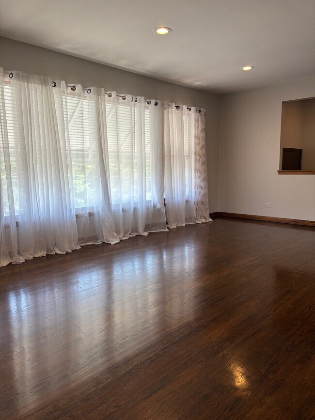 Foto del edificio - 851 N Northwest Hwy