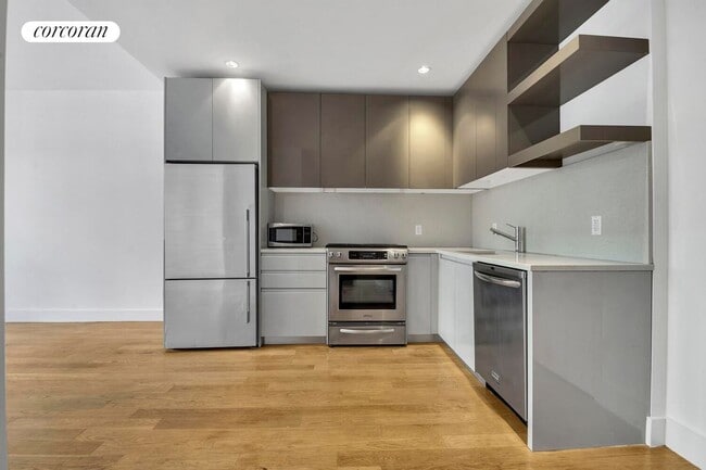 Building Photo - 2-26 50th Avenue 6J