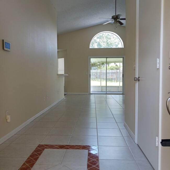 Foto del edificio - 289 White Marsh Cir