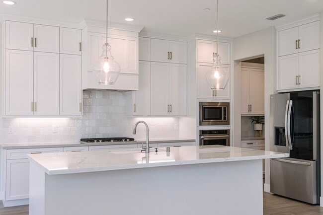 Building Photo - High-End 4 Bedroom Home with Solar