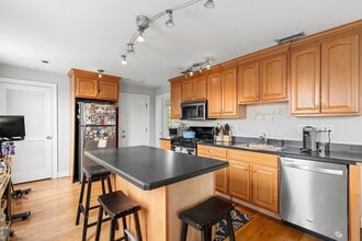 Building Photo - 87 M St