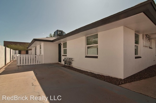 Building Photo - 2 br, 1 bath House - 720 E Montecito Ave #3