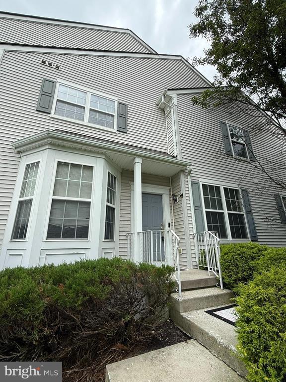 Building Photo - 47 Ross Way