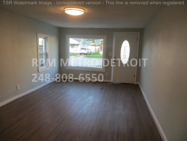 Building Photo - NEWLY RENOVATED 2 BEDROOM RANCH HOME