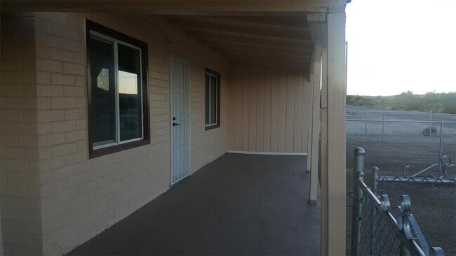 Foto del edificio - 72351 Old Dale Rd