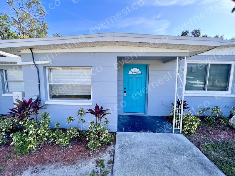 Primary Photo - 2003 N Combee Rd