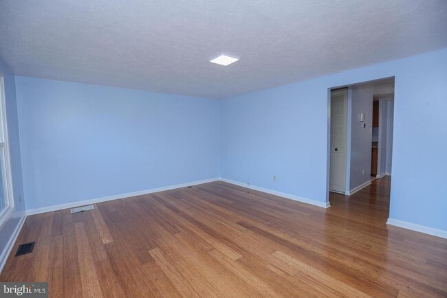 Building Photo - 4328 Hallfield Manor Dr