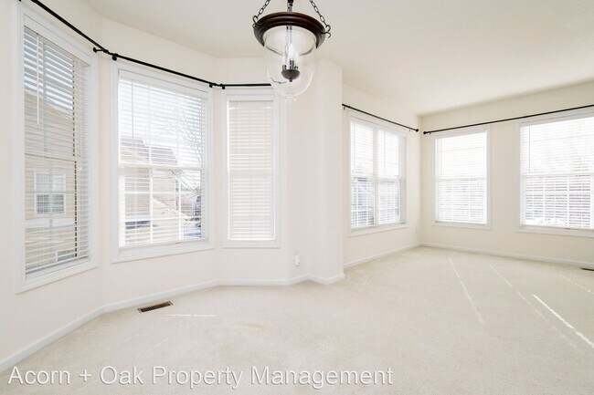 Building Photo - 3 br, 2.5 bath House - 8120 Upper Lake Dr