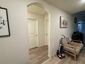 Building Photo - 8103 Vacek Meadows Loop