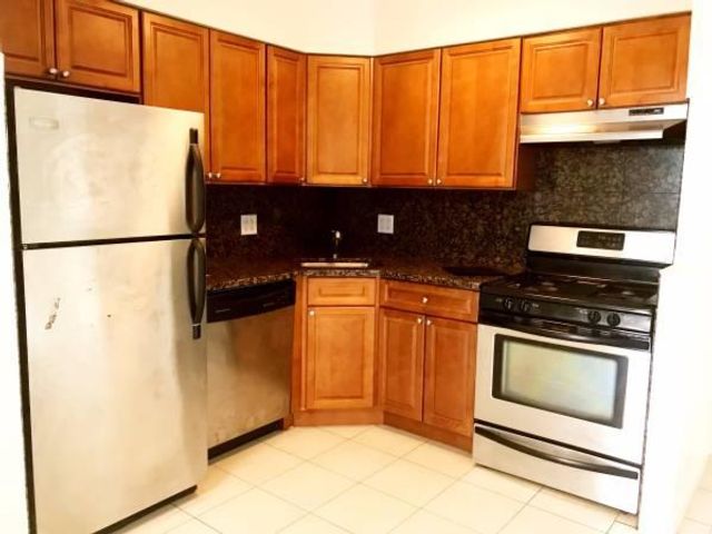 Primary Photo - 3062 38th St