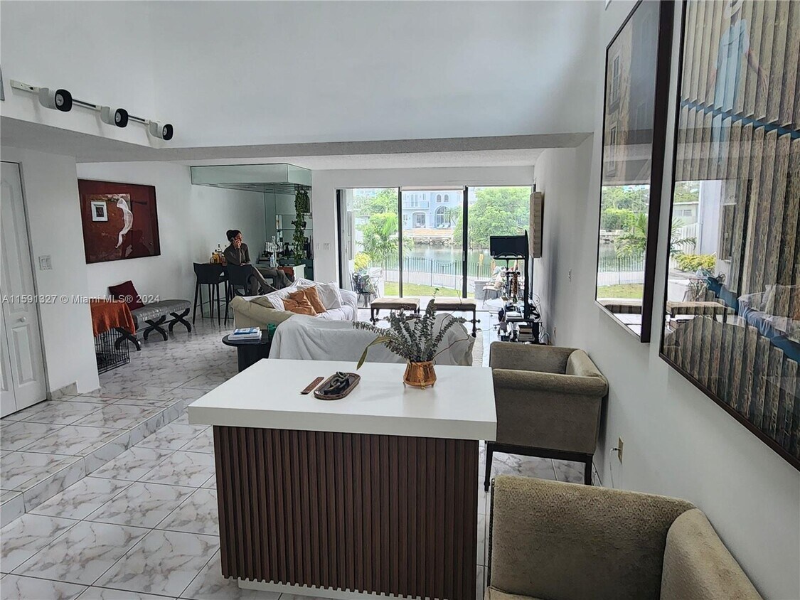 Primary Photo - 201 Poinciana Island Drive Apt #101, Sunny...