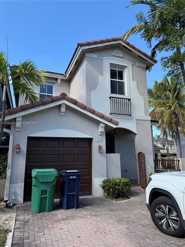 Building Photo - 904 SW 154th Path