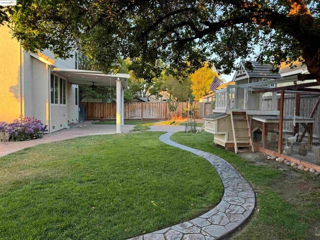 Foto del edificio - 4507 Cove Ln