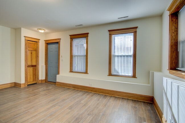Building Photo - 1817 N Clybourn Ave
